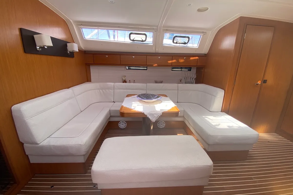 Salon of Rutilicus, a Bavaria Cruiser 51 sailboat at Rosignano Solvay, Italy