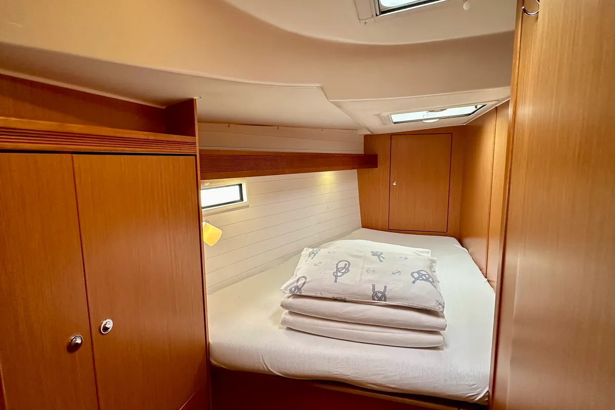 Cabin on Kasela, a Bavaria Cruiser 45 sailboat at Općina Sukošan, Croatia