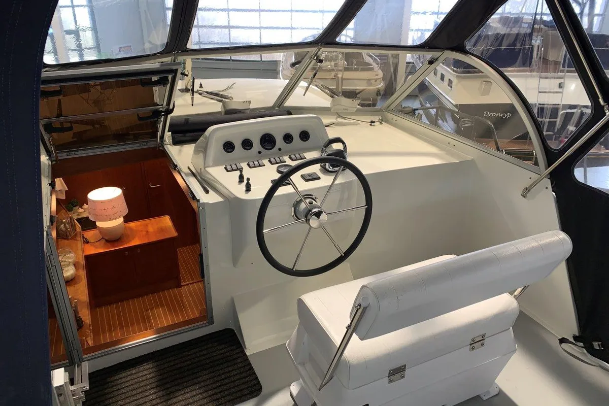 Cockpit of Vita Bella, a Gulet Succes 106 AC motorboat at Akkrum, Netherlands