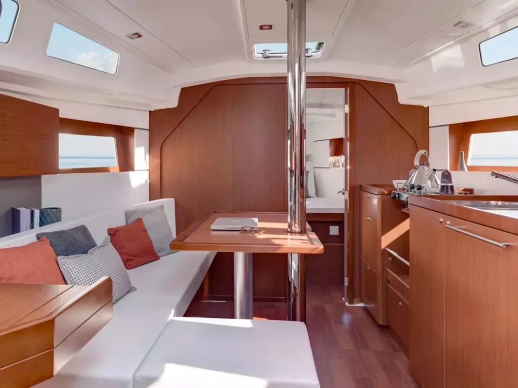 Salon of Oceanis 35 Classic, a Beneteau Oceanis 35 sailboat at Tonnarella, Italy