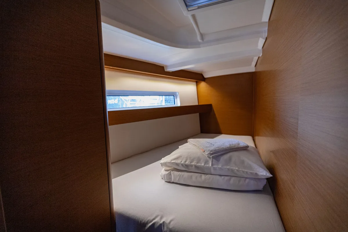 Cabin on Mikkamakka, a Jeanneau Sun Odyssey 440 sailboat at Kaštela, Croatia