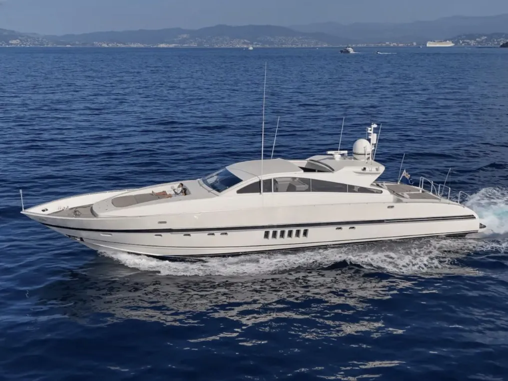 A4 White, a Arno Leopard 27 motor yacht at Grimaud, France
