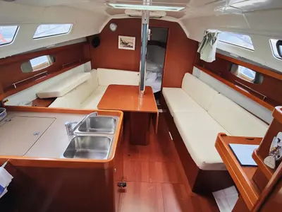 Salon of Titina, a Beneteau Oceanis 31 sailboat at Procida, Italy