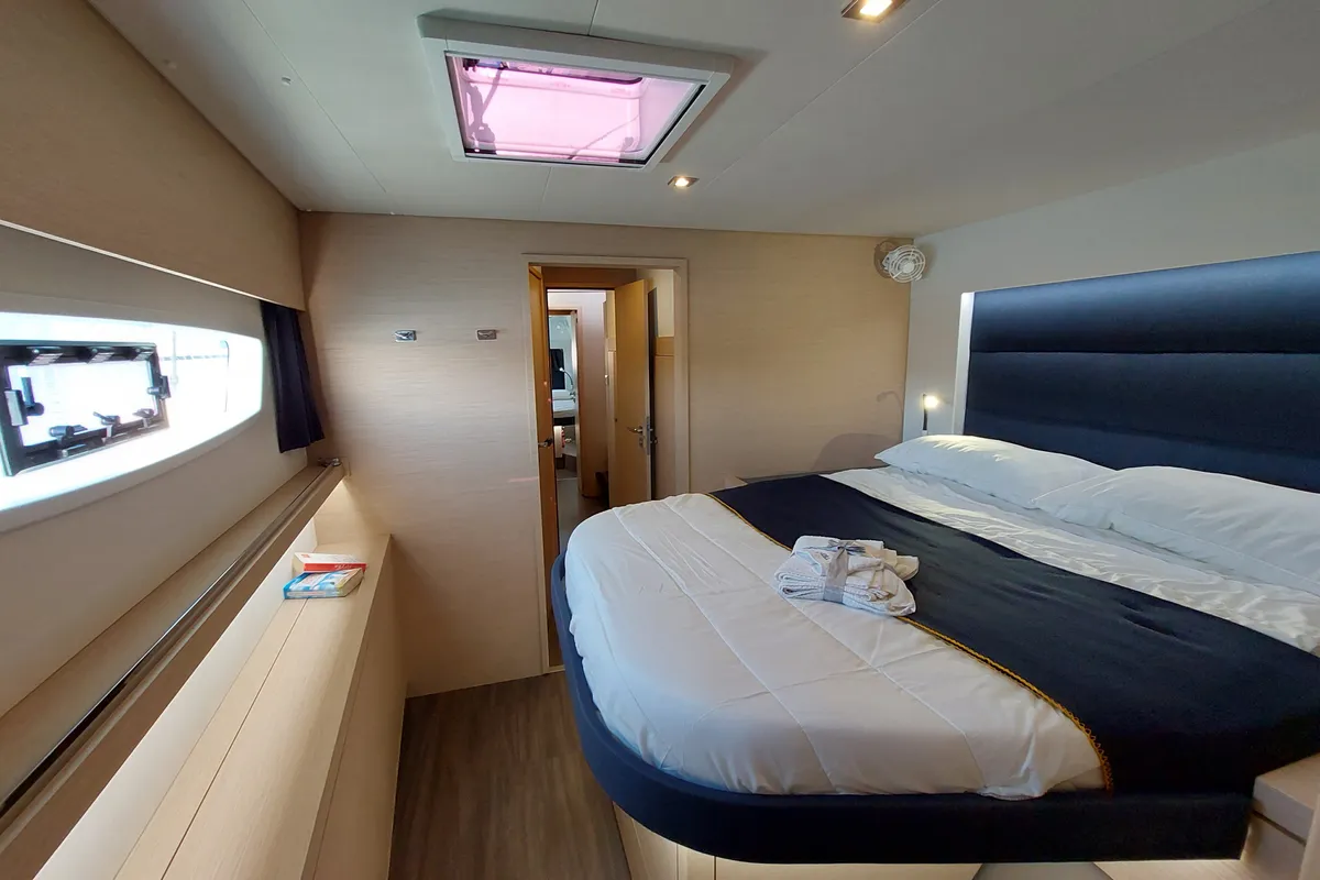 Cabin on Ancora Reha, a Fountaine Pajot Saona 47 catamaran at Rosignano Solvay, Italy