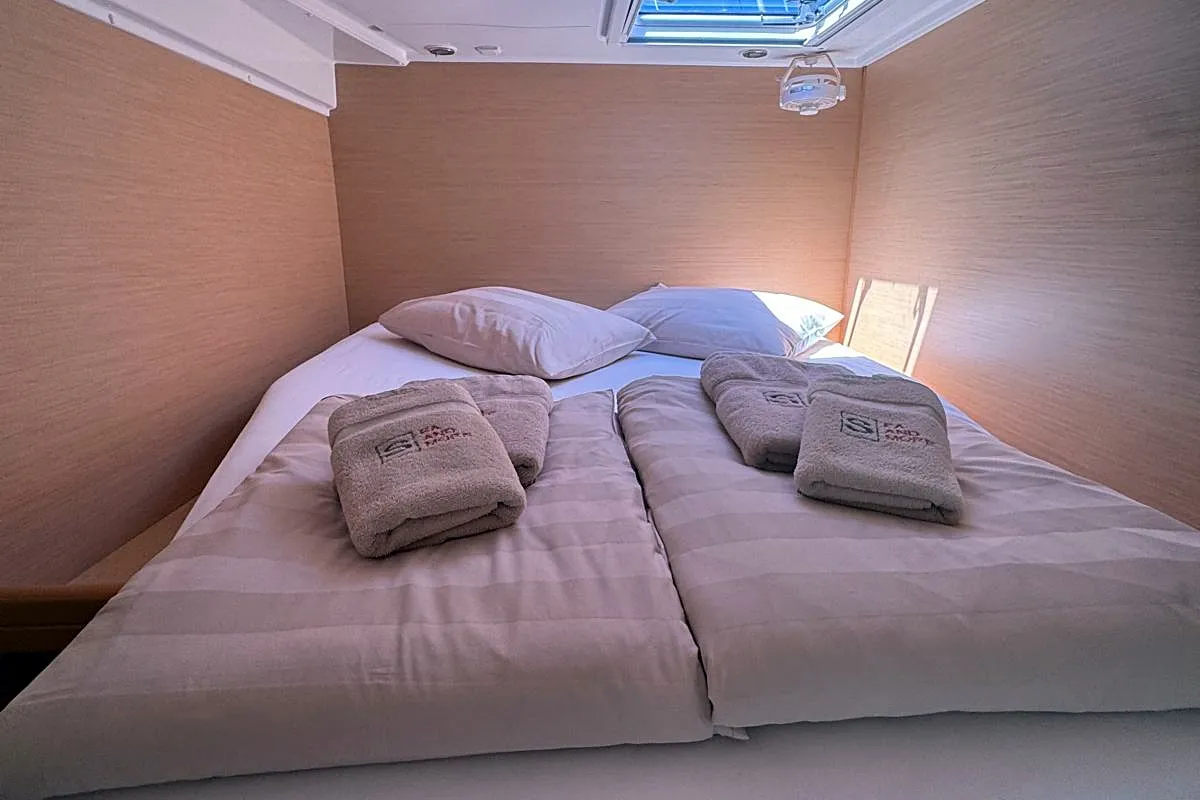 Cabin on Happiness, a Lagoon 421 catamaran at Općina Rogoznica, Croatia