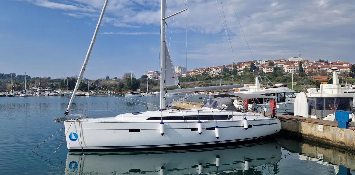Exterior view of My life, a Bavaria Cruiser 46 - 4 cab.* sailboat at Pula, Croatia