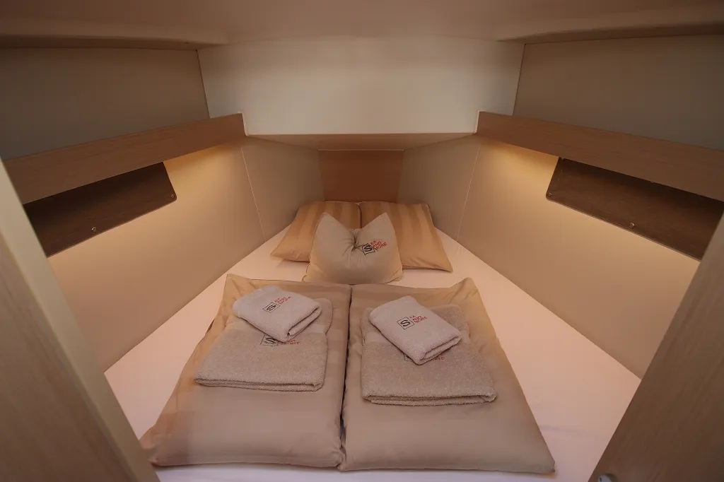 Cabin on Loy, a Beneteau Oceanis 34.1 sailboat at Općina Rogoznica, Croatia