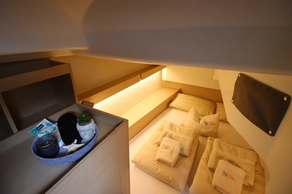 Cabin on Loy, a Beneteau Oceanis 34.1 sailboat at Općina Rogoznica, Croatia
