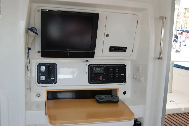 Salon of Alboran Ron Punch (Majorca), a Voyage 440 catamaran at es Jonquet, Spain