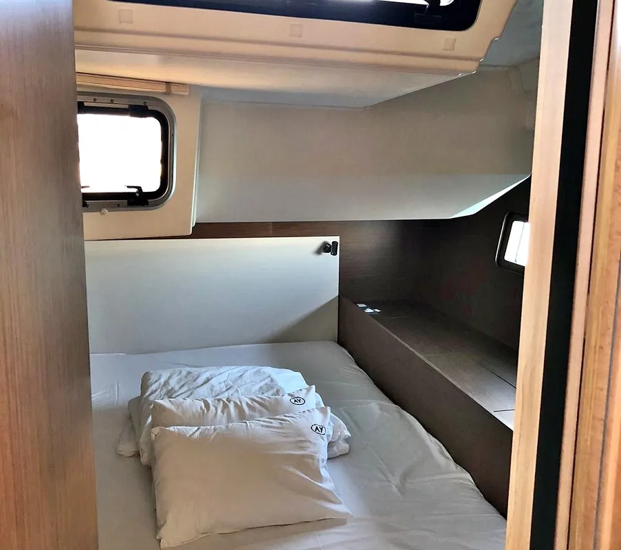 Cabin on Pearl Dreams, a Beneteau Oceanis 51.1 sailboat at Općina Sukošan, Croatia