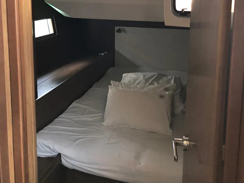 Cabin on Pearl Dreams, a Beneteau Oceanis 51.1 sailboat at Općina Sukošan, Croatia