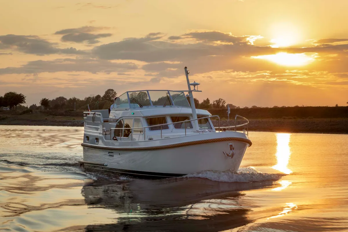 Exterior view of Luna Elise, a Linssen Grand Sturdy 35.0 AC motor yacht at Kinrooi, Belgium