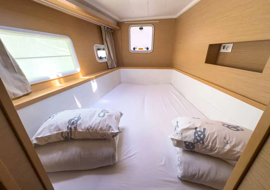 Cabin on Yolamare, a Lagoon 400 S2 catamaran at Grad Pula, Croatia