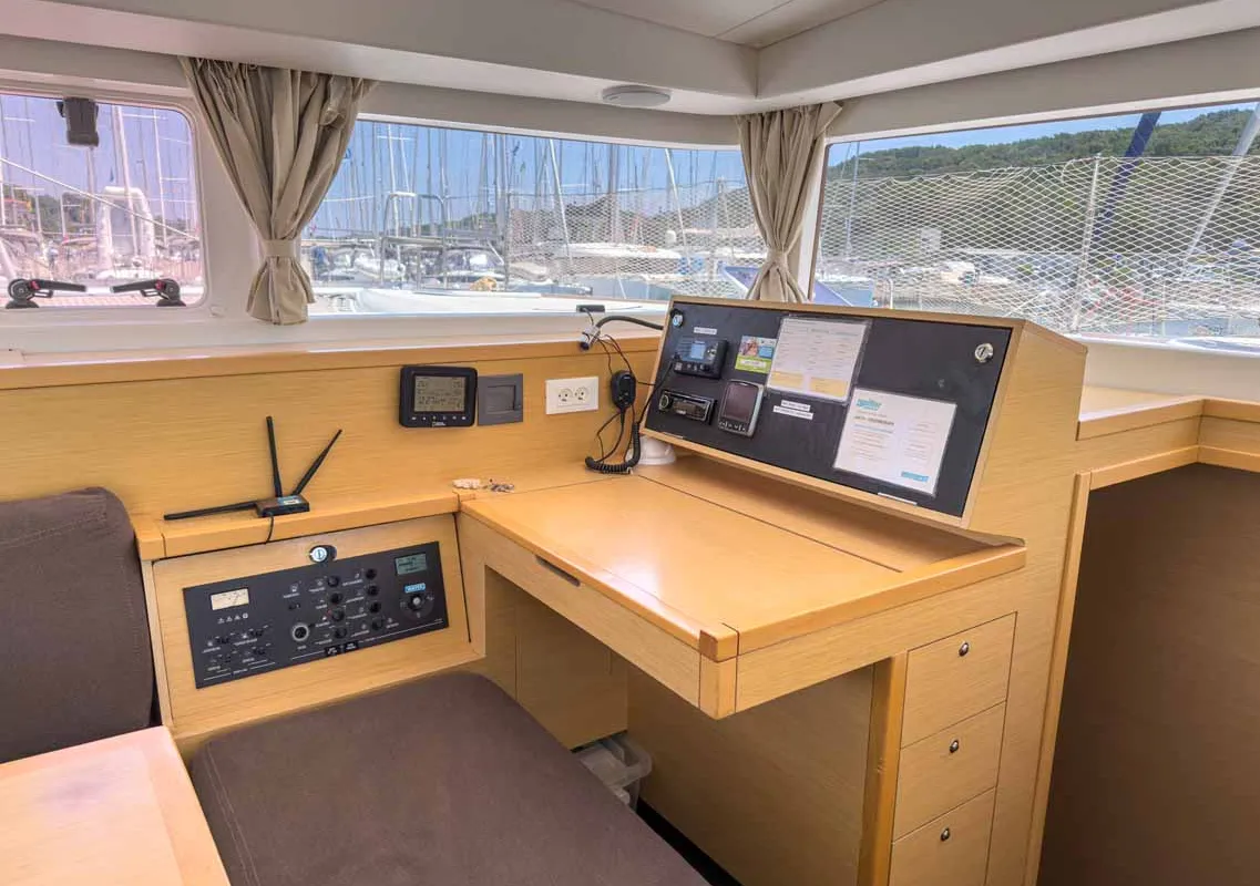 Yolamare, a Lagoon 400 S2 catamaran at Grad Pula, Croatia