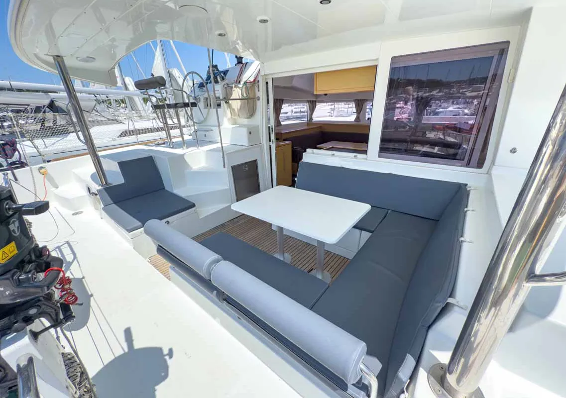 Deck of Yolamare, a Lagoon 400 S2 catamaran at Grad Pula, Croatia