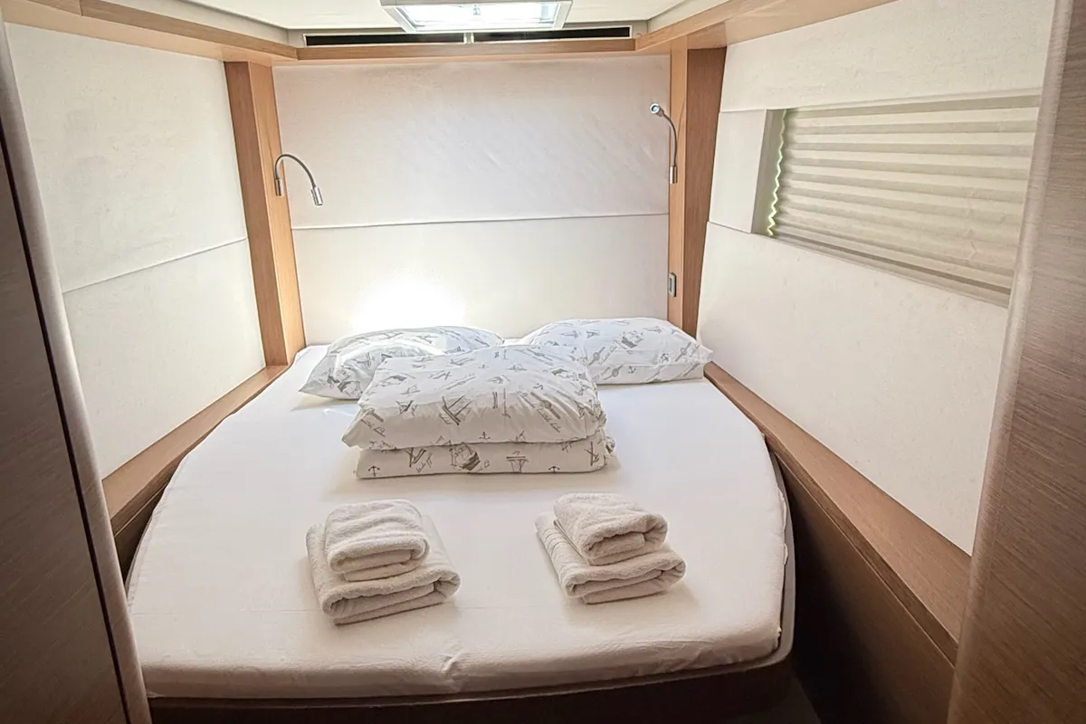 Cabin on Sail La Vie, a Lagoon 50 catamaran at Seget Donji, Croatia