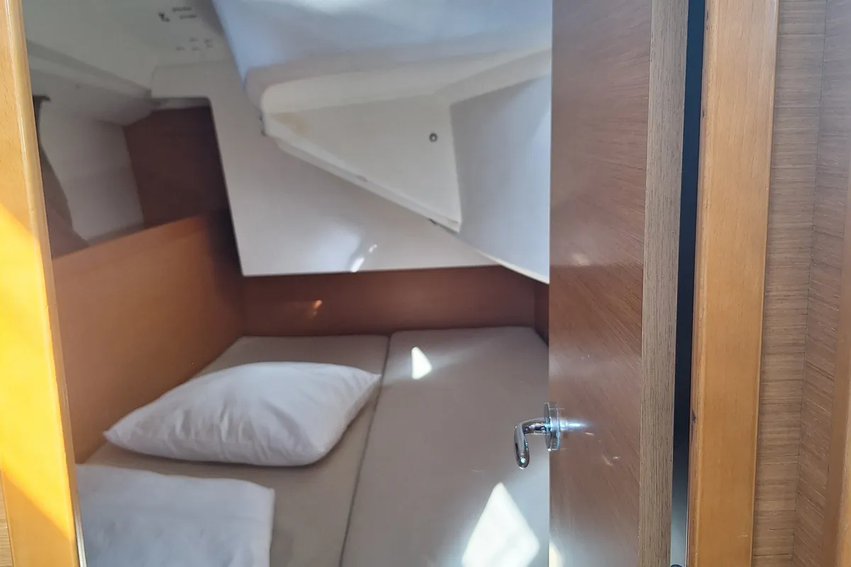 Jeanneau Sun Odyssey 349, a sailboat at Toulon, France