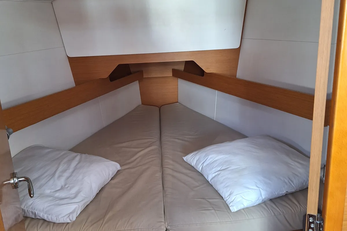 Jeanneau Sun Odyssey 349, a sailboat at Toulon, France