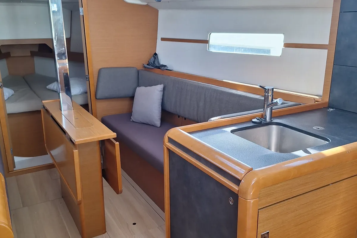 Jeanneau Sun Odyssey 349, a sailboat at Toulon, France