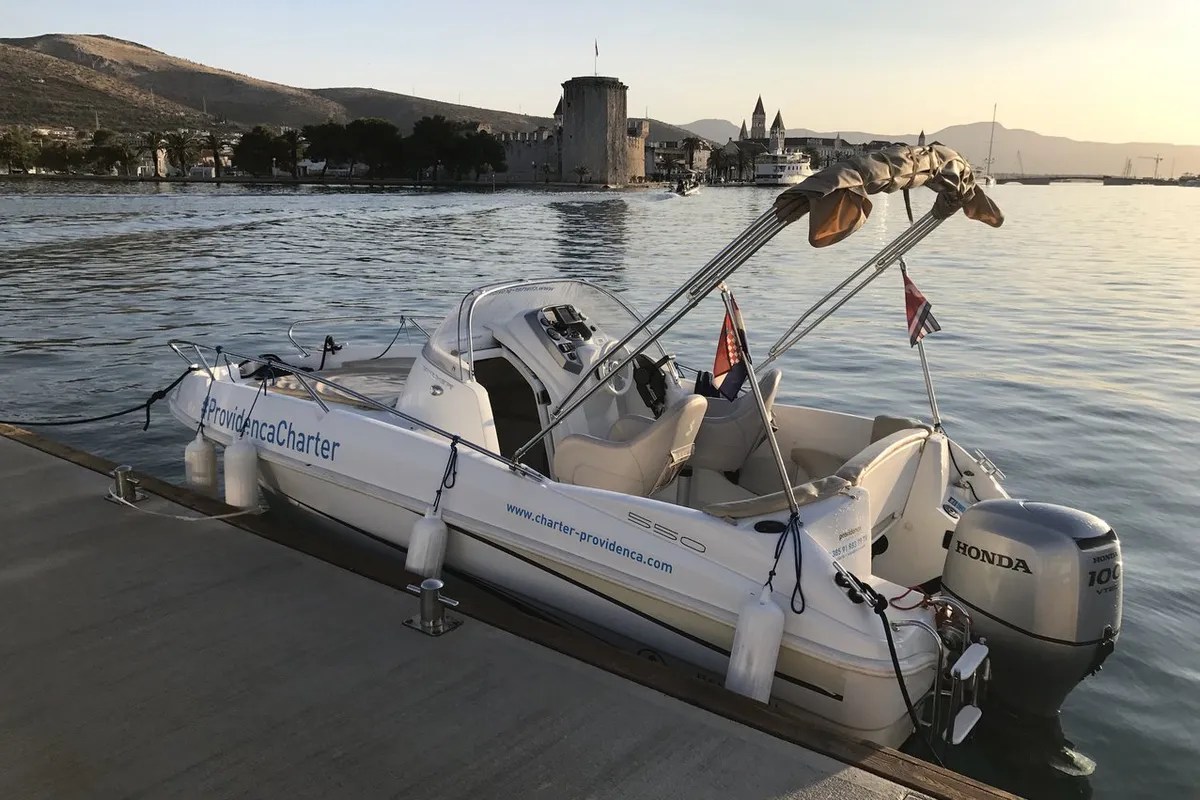 Exterior view of Benetau Flyer 550 Sun Deck, a Beneteau 550 Flyer motorboat at Grad Trogir, Croatia