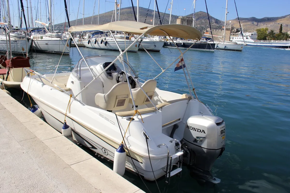 Exterior view of Benetau Flyer 550 Sun Deck, a Beneteau 550 Flyer motorboat at Grad Trogir, Croatia