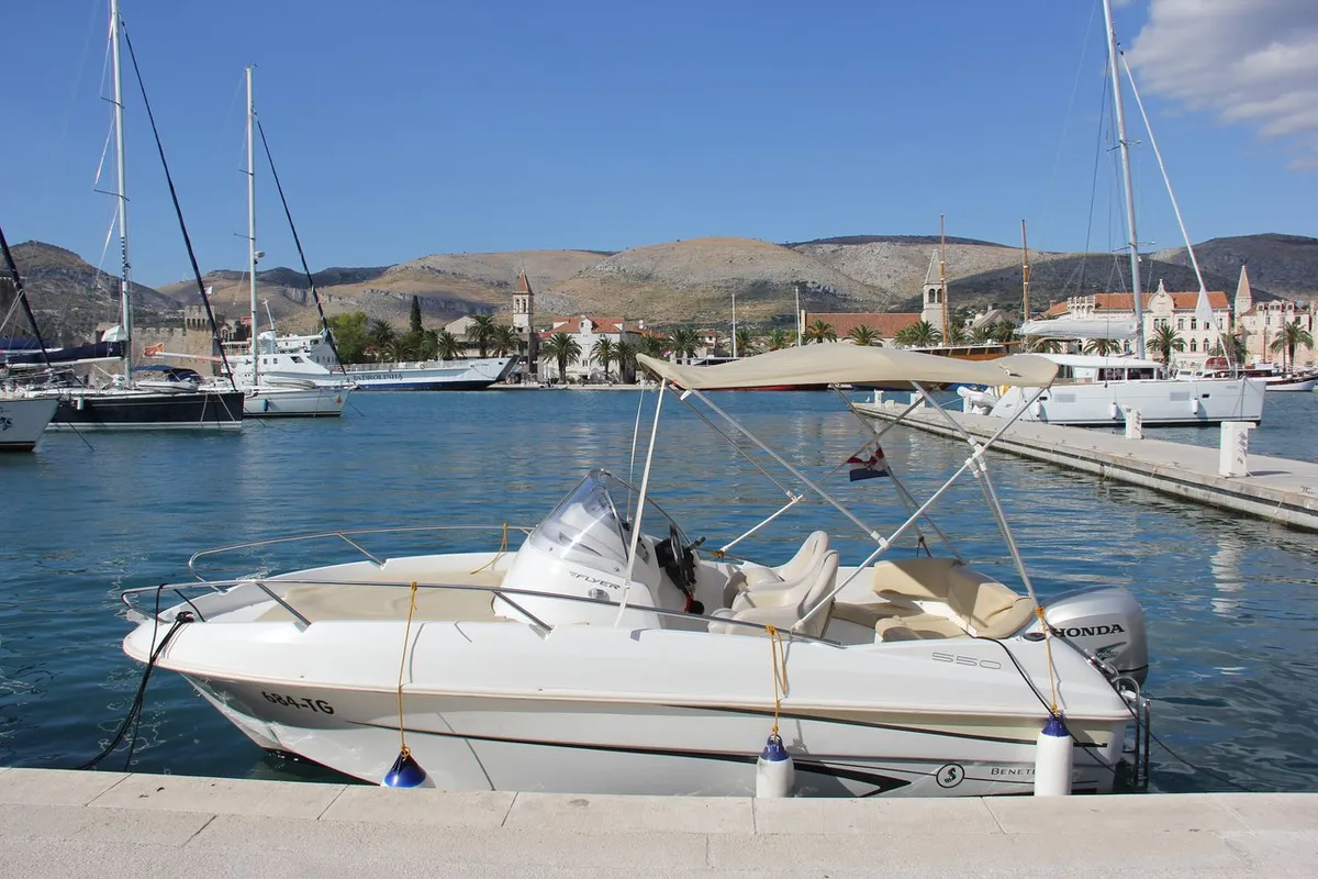 Exterior view of Benetau Flyer 550 Sun Deck, a Beneteau 550 Flyer motorboat at Grad Trogir, Croatia