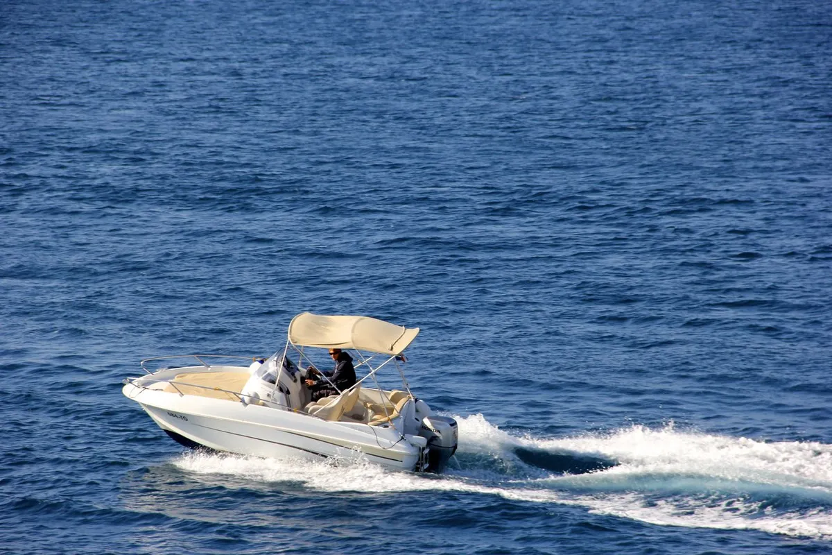 Exterior view of Benetau Flyer 550 Sun Deck, a Beneteau 550 Flyer motorboat at Grad Trogir, Croatia
