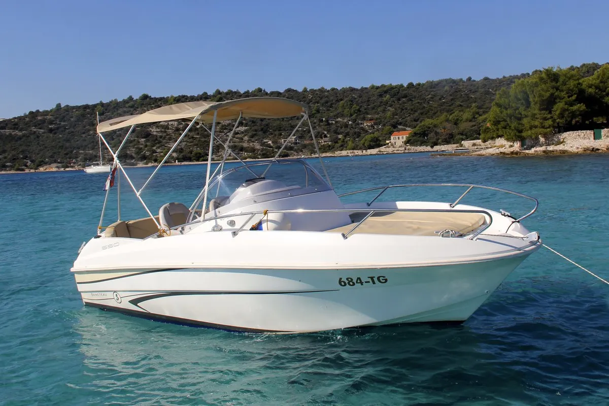 Exterior view of Benetau Flyer 550 Sun Deck, a Beneteau 550 Flyer motorboat at Grad Trogir, Croatia