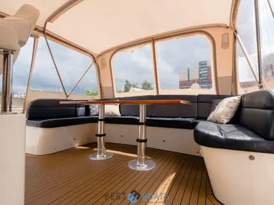 Deck of Us Schipp, a De Drait DeLuxe 42 motorboat at Akkrum, Netherlands