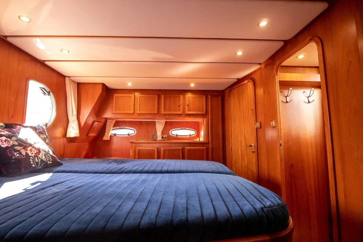 Cabin on Us Schipp, a De Drait DeLuxe 42 motorboat at Akkrum, Netherlands
