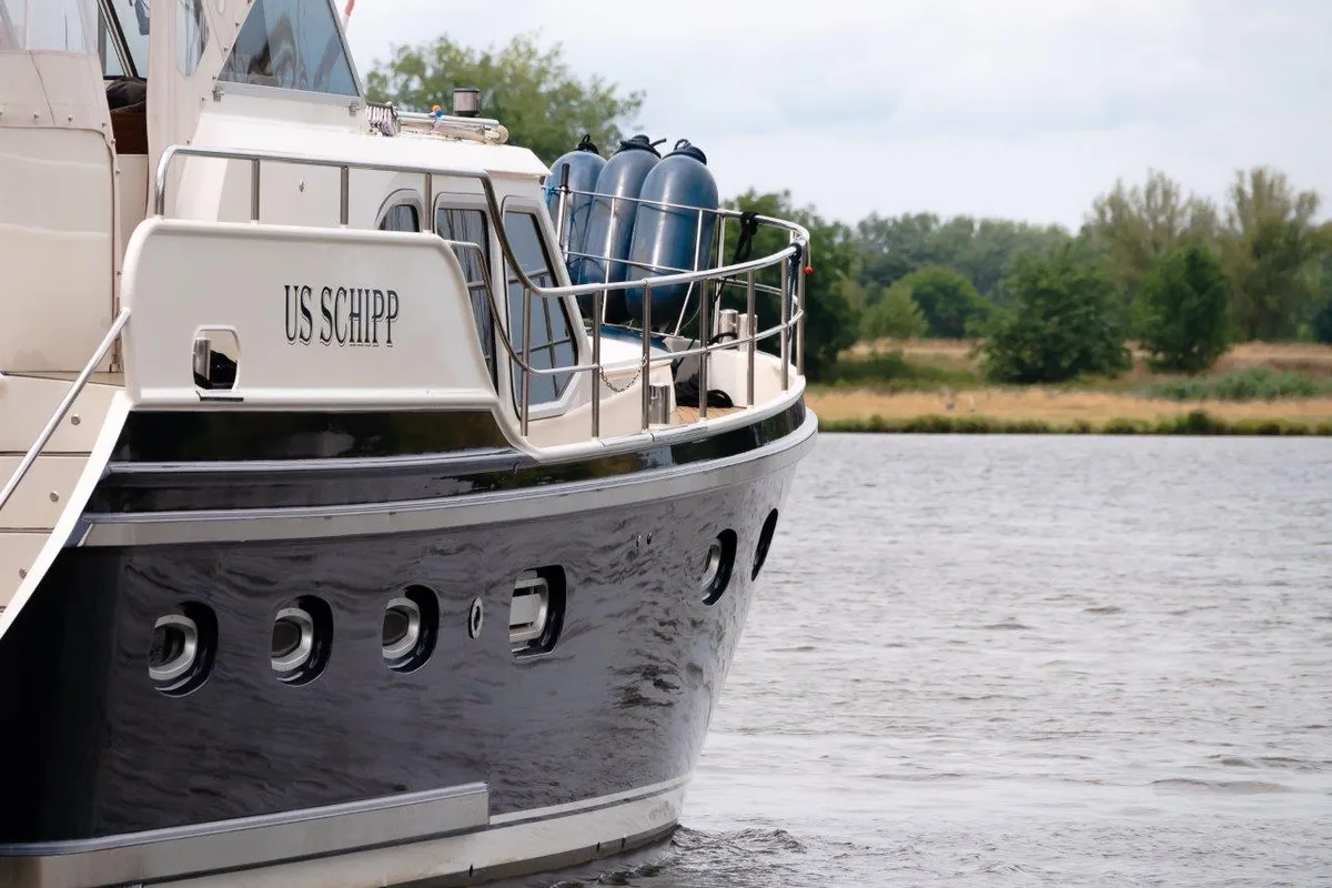Salon of Us Schipp, a De Drait DeLuxe 42 motorboat at Akkrum, Netherlands