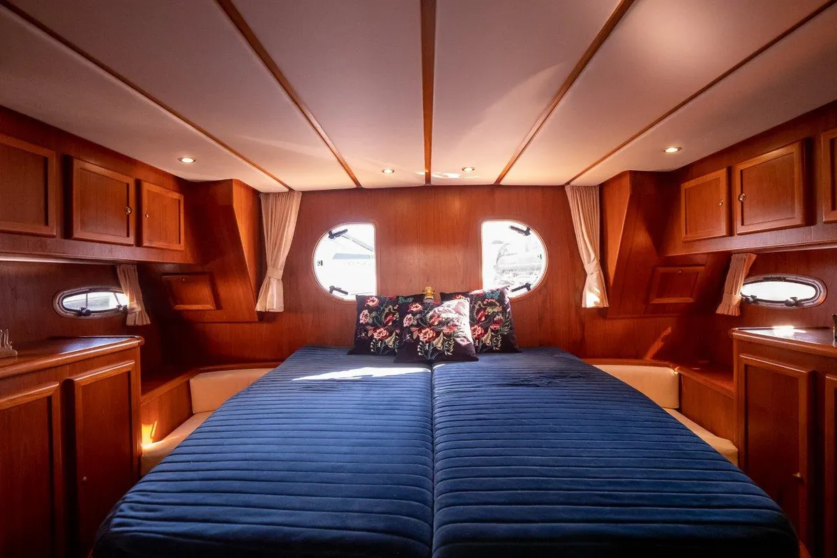 Cabin on Us Schipp, a De Drait DeLuxe 42 motorboat at Akkrum, Netherlands