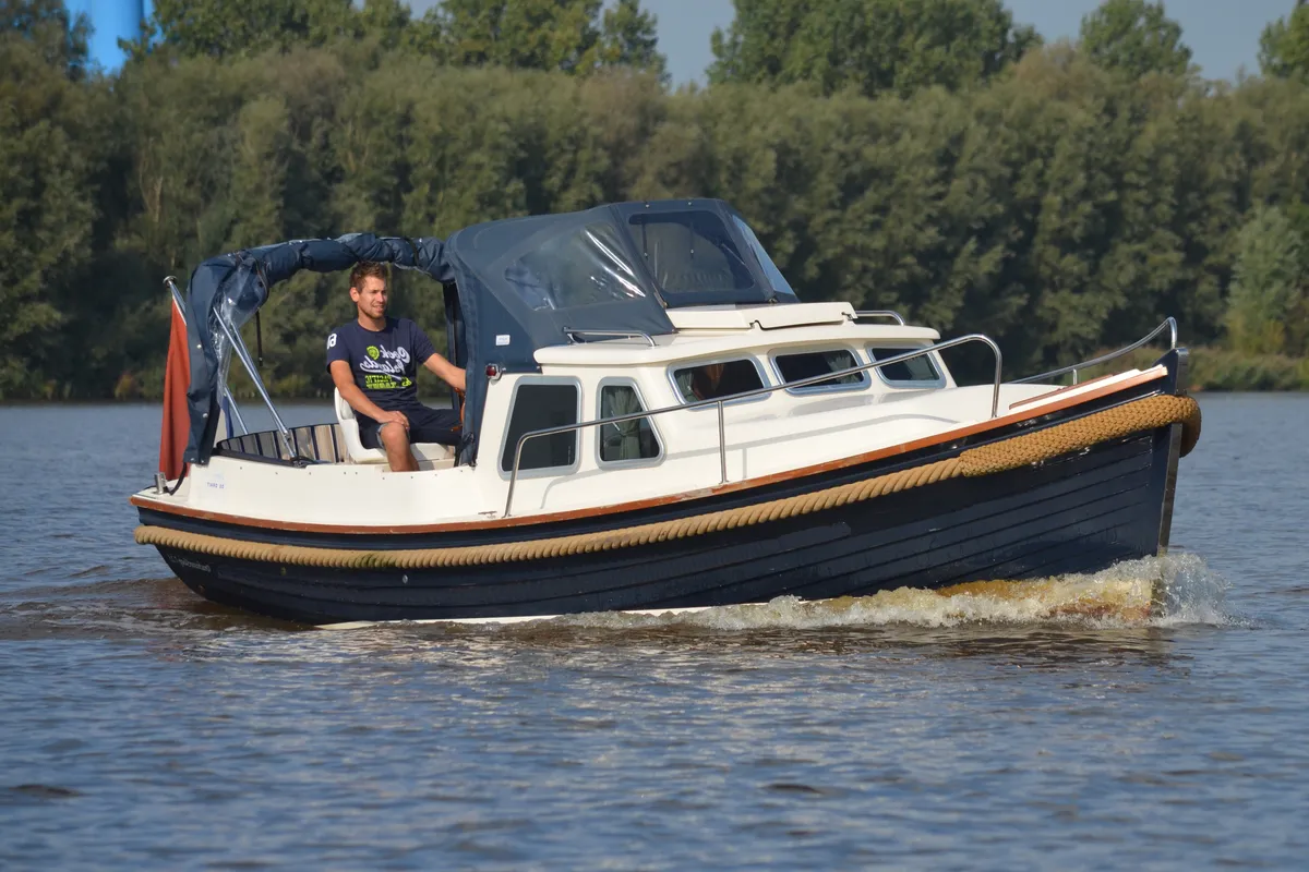 Exterior view of Drait 154, a De Drait Drachtster Sloep Cabin 750 motorboat at Drachten, Netherlands