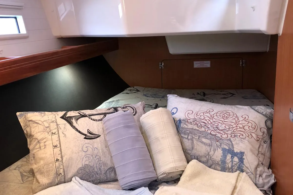 Cabin on Lana 3, a Bavaria Cruiser 37 sailboat at Split, Croatia