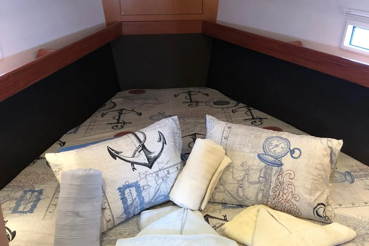 Cabin on Lana 3, a Bavaria Cruiser 37 sailboat at Split, Croatia