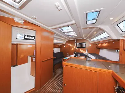 Salon of Sursulapitschi, a Bavaria Cruiser 37 sailboat at Grad Pula, Croatia