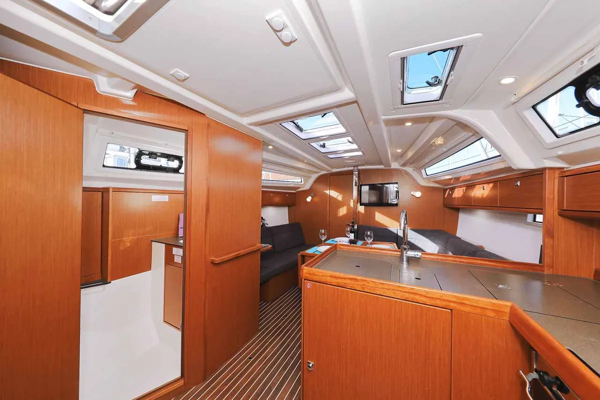 Salon of Sursulapitschi, a Bavaria Cruiser 37 sailboat at Grad Pula, Croatia