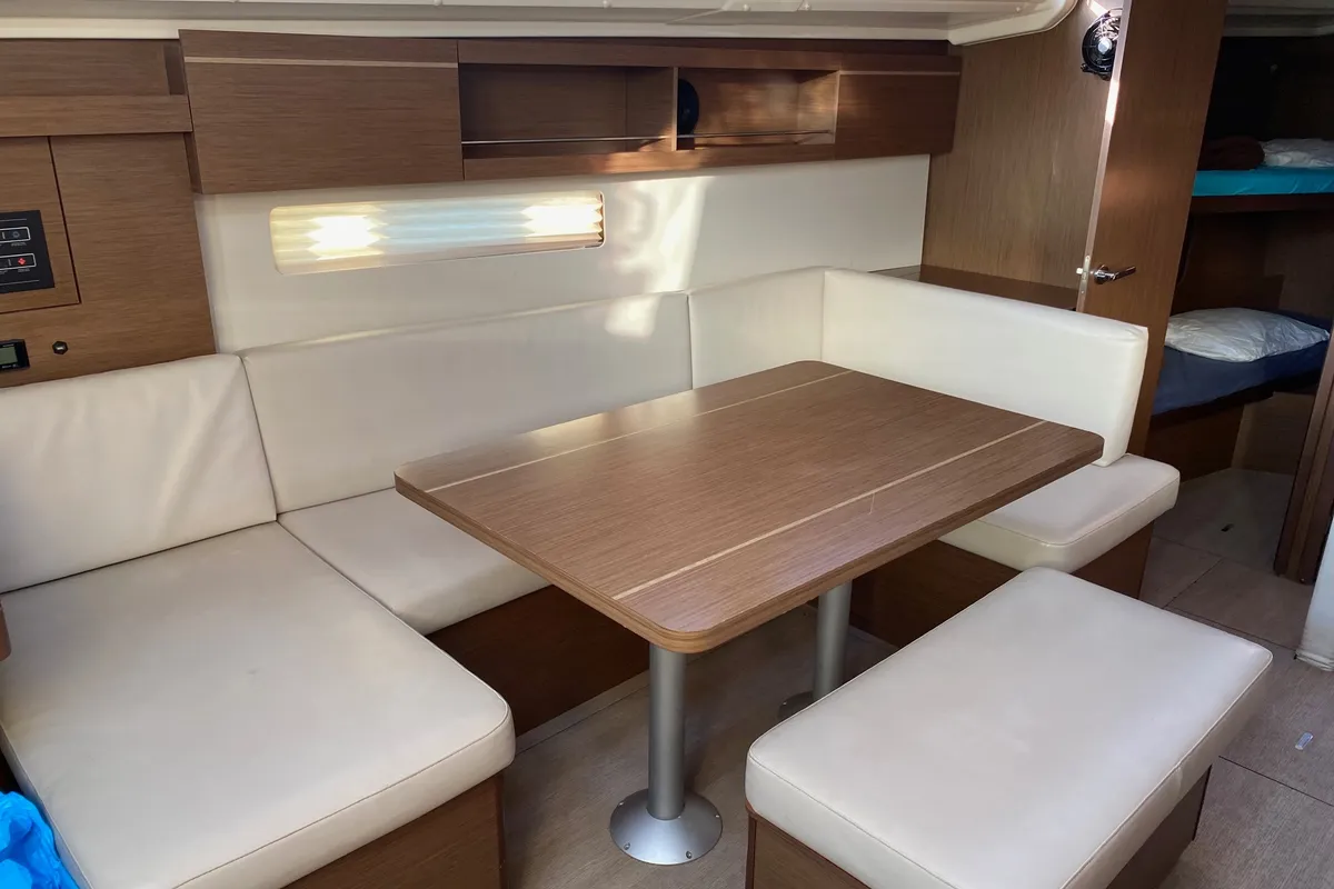 JEAN BART III, a Beneteau Oceanis 40.1 sailboat at La Favière, France