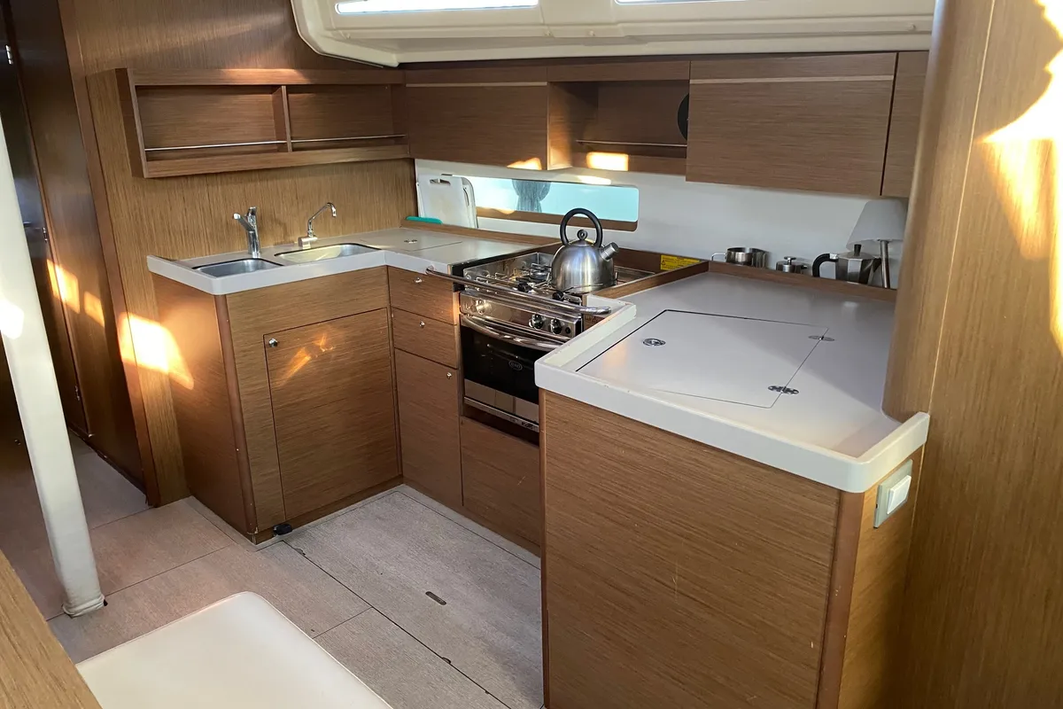 JEAN BART III, a Beneteau Oceanis 40.1 sailboat at La Favière, France