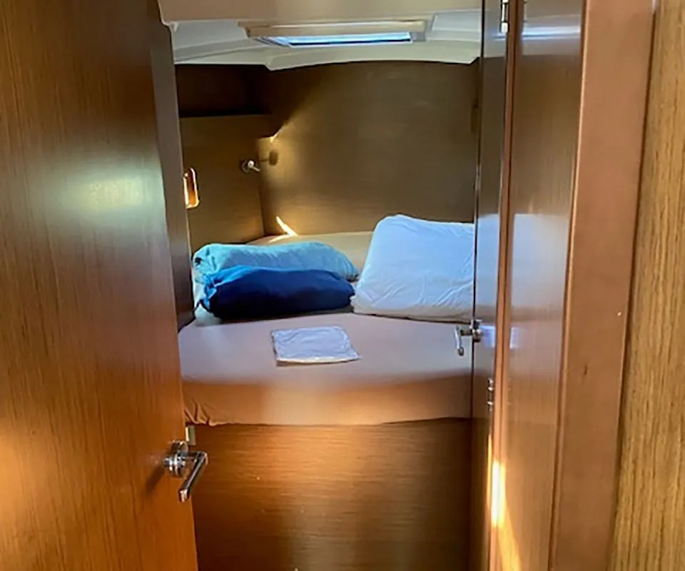 JEAN BART III, a Beneteau Oceanis 40.1 sailboat at La Favière, France