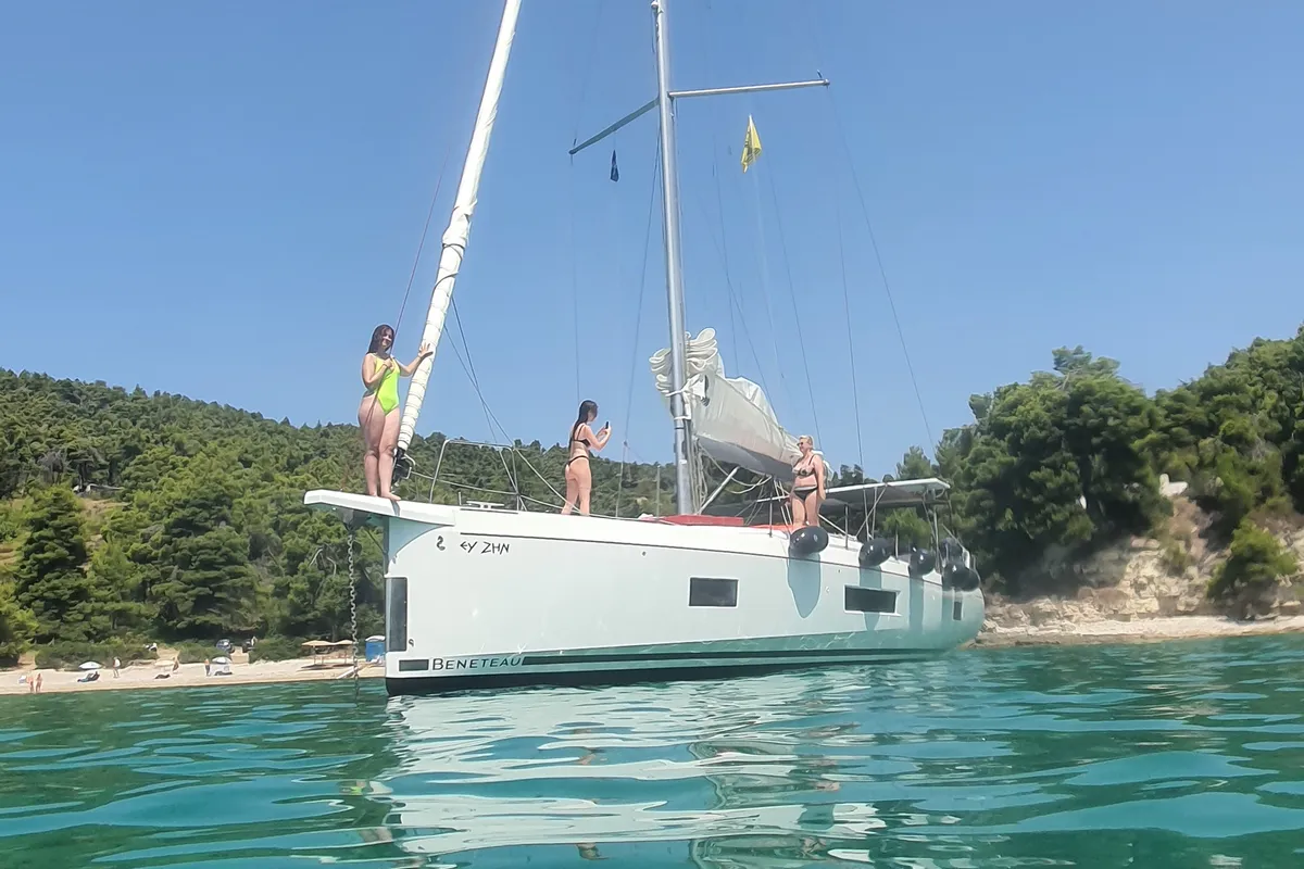 Exterior view of Ef Zin, a Beneteau Oceanis 51.1 sailboat at Skopelos, Greece