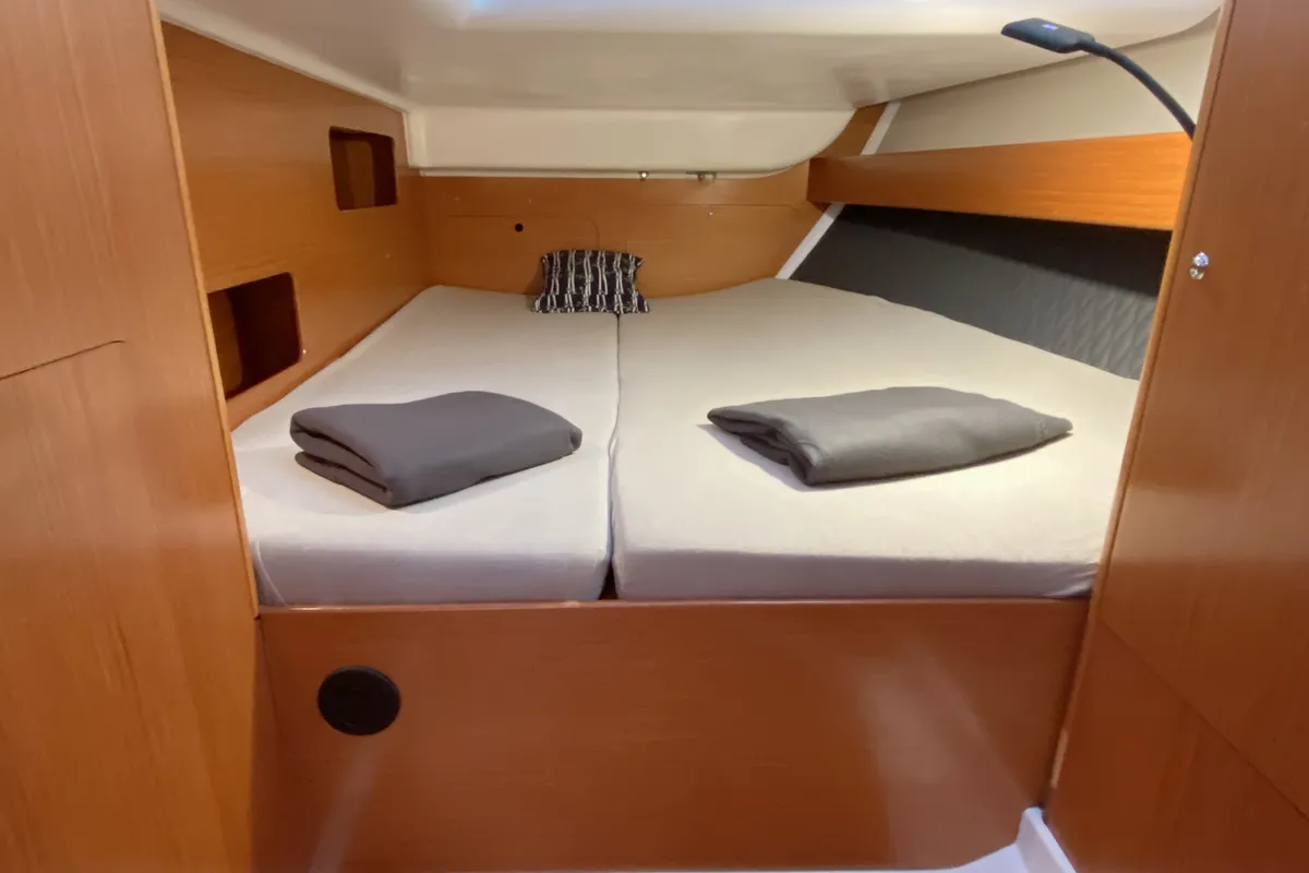 Cabin on Fix, a Beneteau Cyclades 43.4 sailboat at Heiligenhafen, Germany