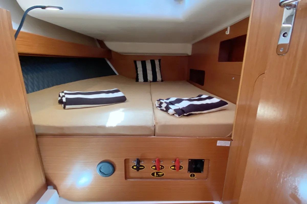 Cabin on Fix, a Beneteau Cyclades 43.4 sailboat at Heiligenhafen, Germany