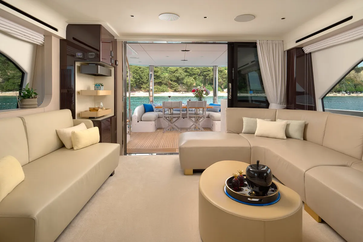 Salon of Viva, a Azimut 78 Fly motor yacht at Podstrana - Miljevac, Croatia