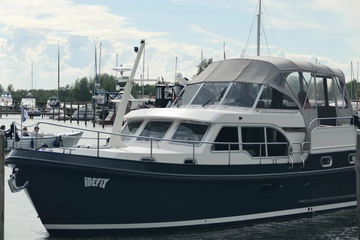 Idefix, a Linssen Grand Sturdy 35.0 AC motorboat at Molecaten Jachthaven Flevostrand, Netherlands
