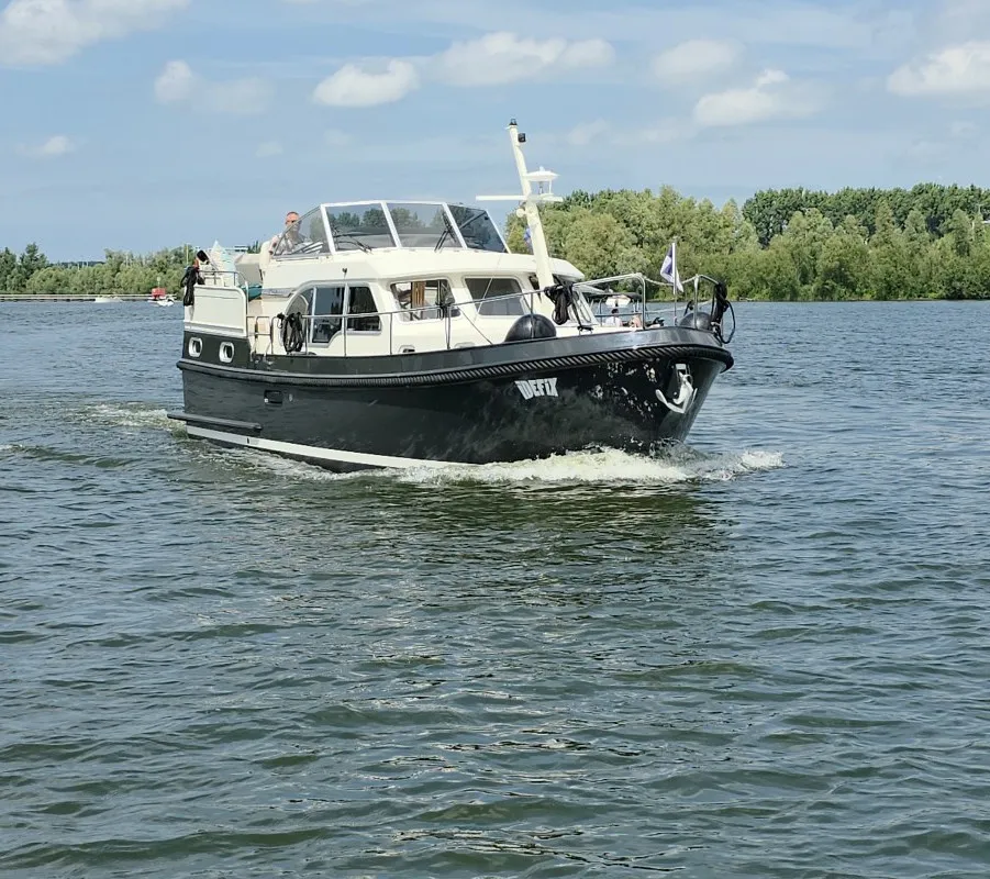 Idefix, a Linssen Grand Sturdy 35.0 AC motorboat at Molecaten Jachthaven Flevostrand, Netherlands