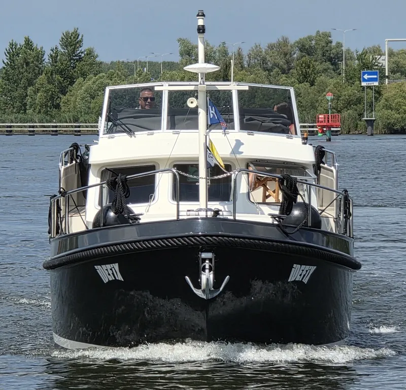 Idefix, a Linssen Grand Sturdy 35.0 AC motorboat at Molecaten Jachthaven Flevostrand, Netherlands