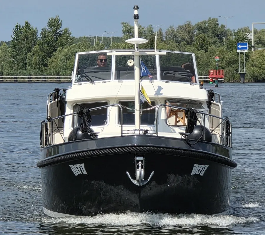 Idefix, a Linssen Grand Sturdy 35.0 AC motorboat at Molecaten Jachthaven Flevostrand, Netherlands