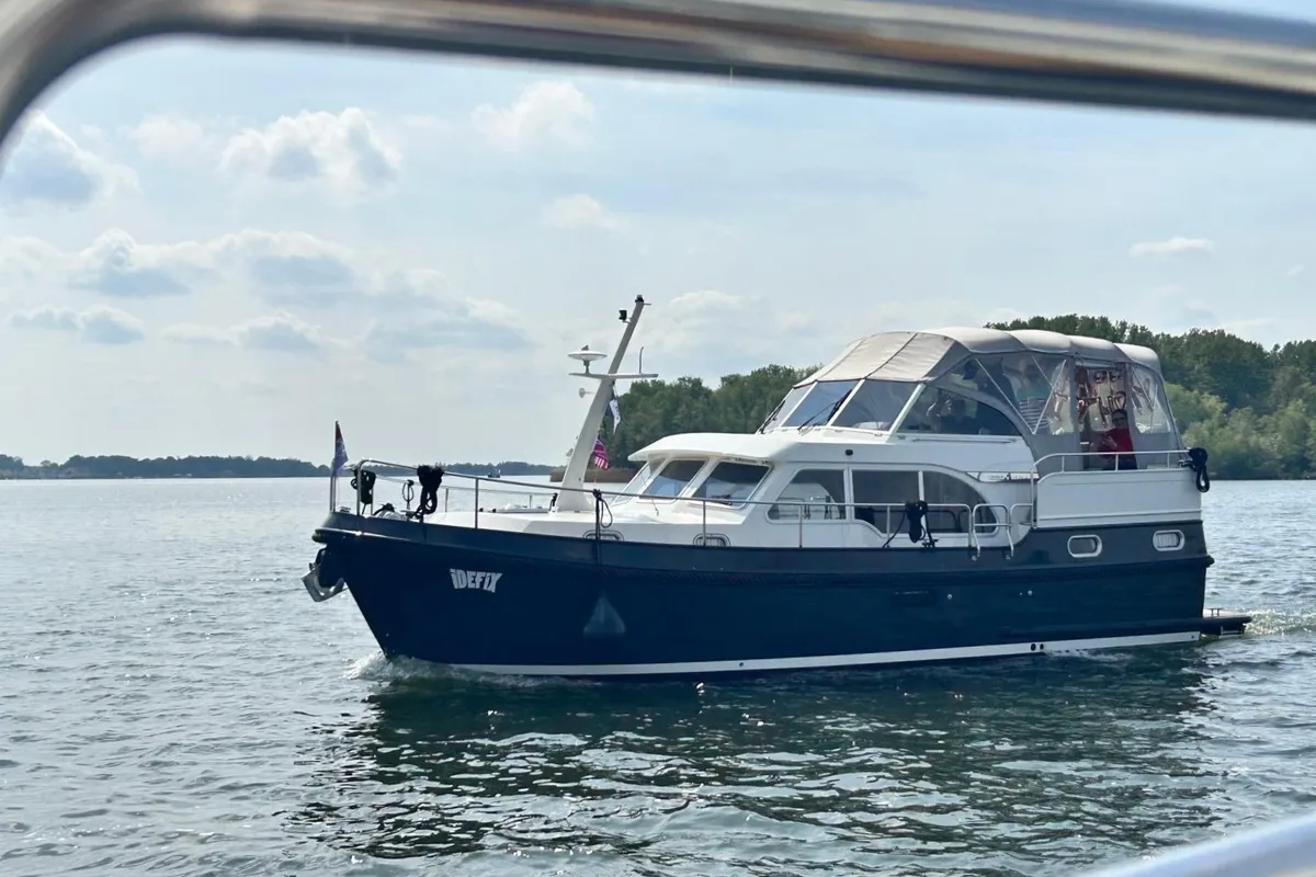 Idefix, a Linssen Grand Sturdy 35.0 AC motorboat at Molecaten Jachthaven Flevostrand, Netherlands