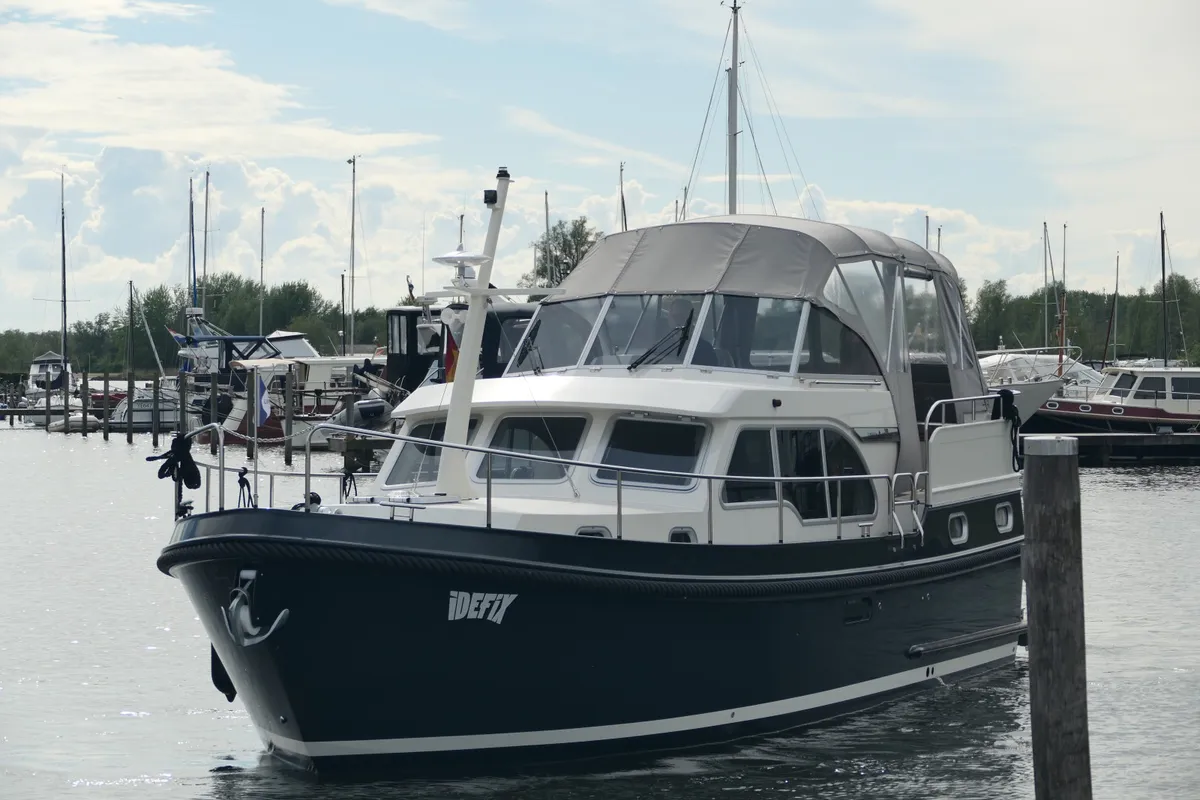 Idefix, a Linssen Grand Sturdy 35.0 AC motorboat at Molecaten Jachthaven Flevostrand, Netherlands